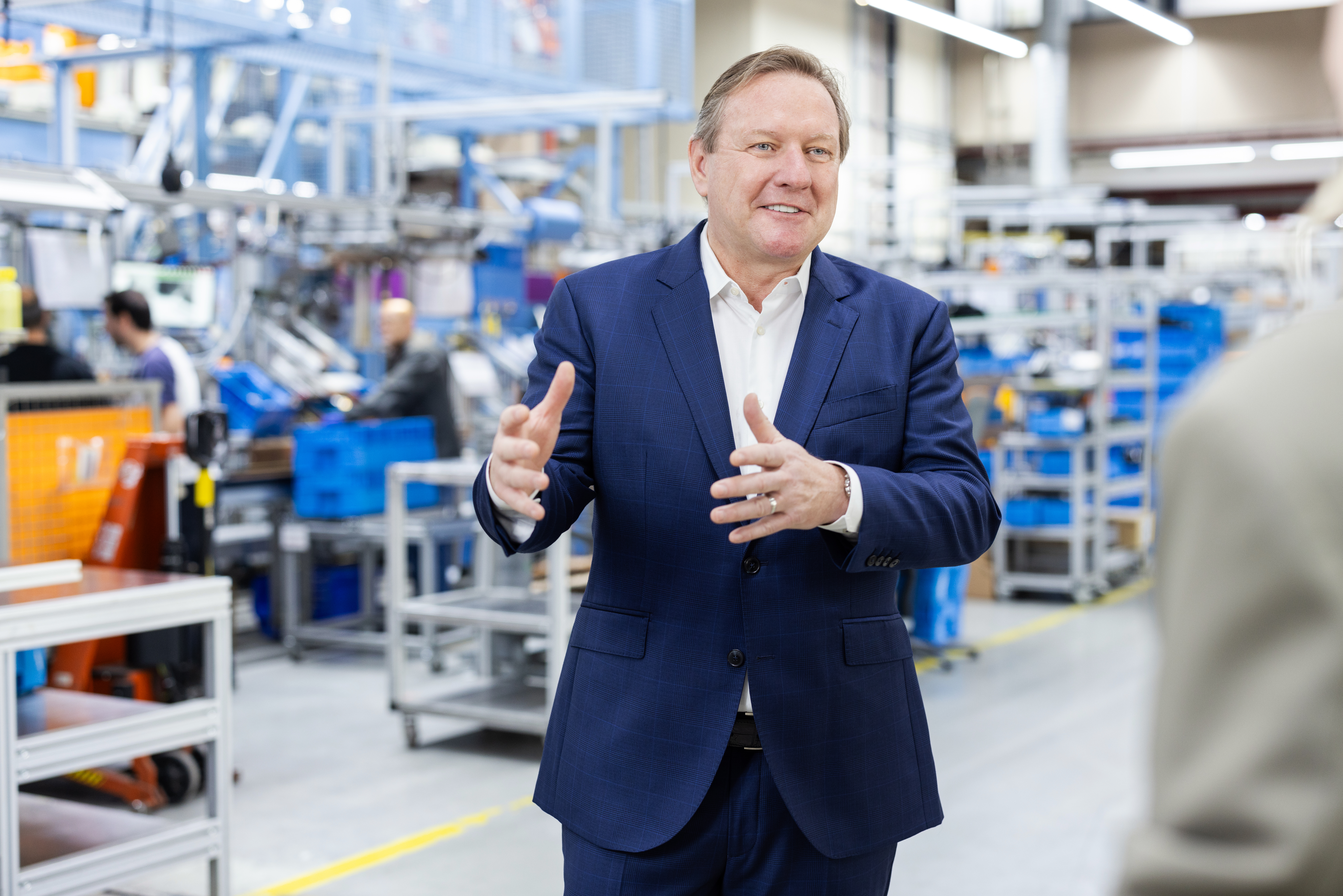 Michael Traub al montaggio presso lo stabilimento 2 di Waiblingen.